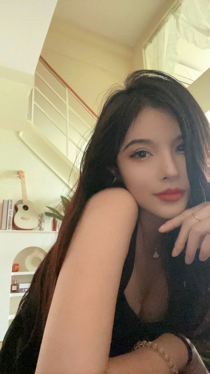 徐州真的好无聊，准备过段时间回上海了，有小狗想我吗

#上海s #上海女s