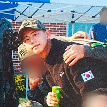JeongwooUpdates's tweet photo. “my fav idol is going to military in 2 years”
“mines is in 4!”
mines already went. VOTE FOR SEO JEONGWOO!

#유니버스리그 #UniverseLeague
#SEO_JEONGWOO #서정우 https://t.co/6s8xcAPTs9
