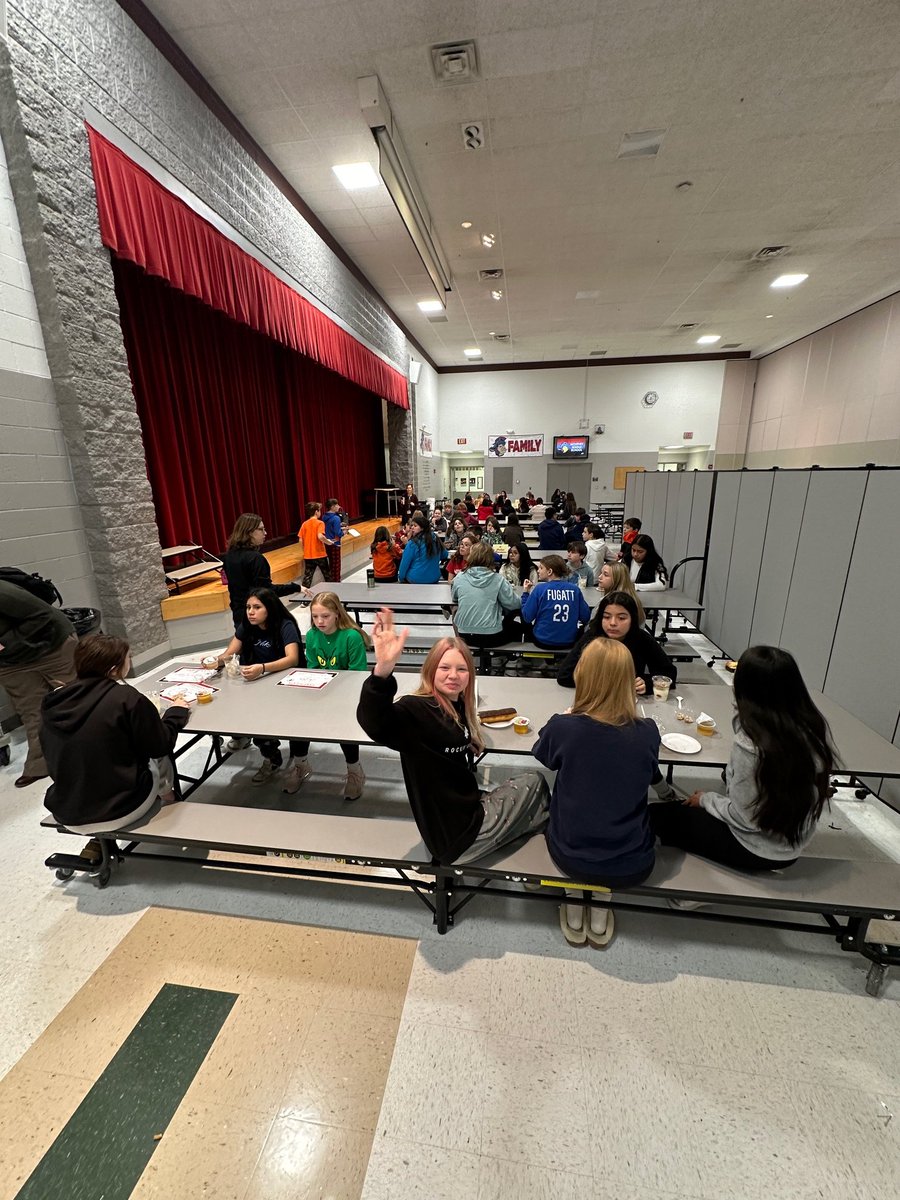 MMSTrojans's tweet image. Last Friday students were celebrating perfect attendance during the first trimester with an awesome breakfast! #TrojanNation #Term1 #Breakfast