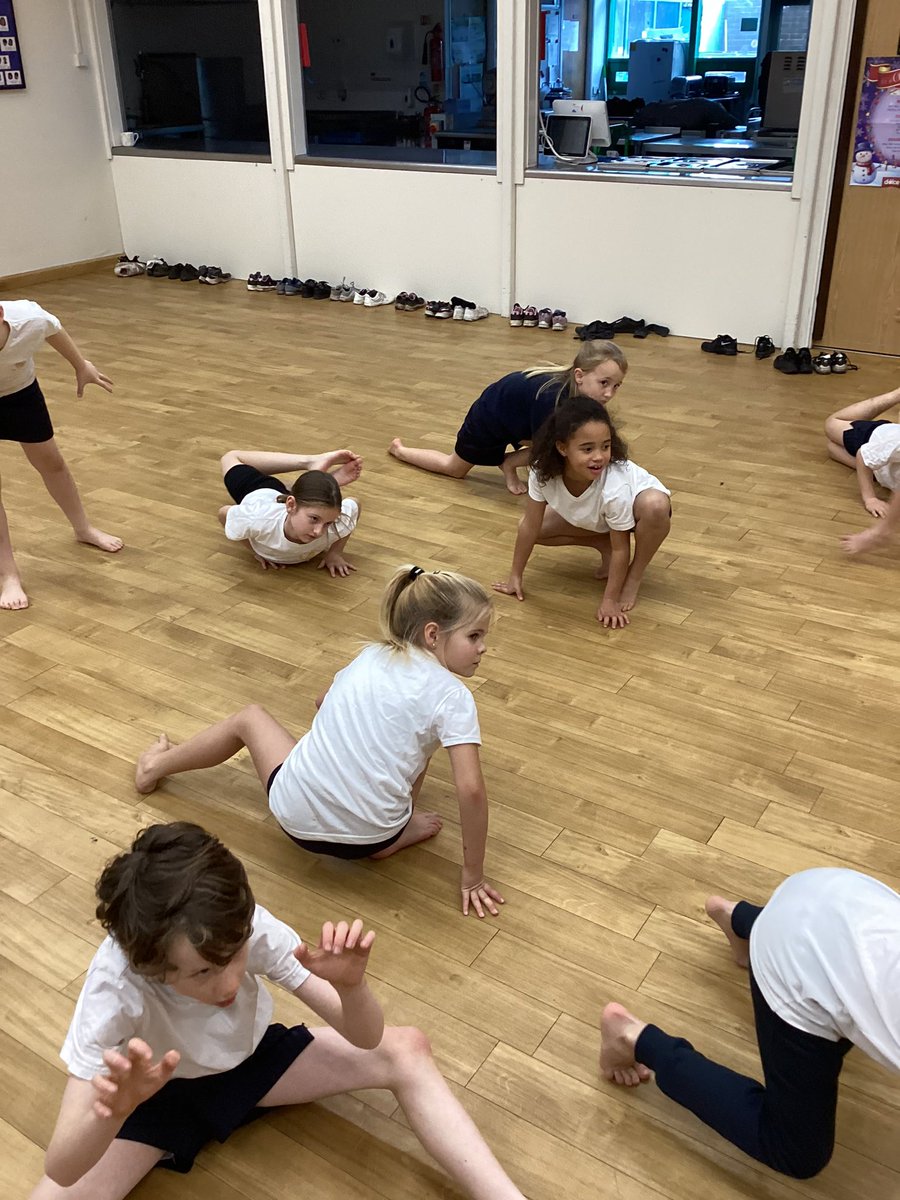 Amazing performances this week with Mrs Harries in our dance lesson. We crept, stalked, flew and moved like silent stone gargoyles!
<a href="/ComberbachMrDN/">David Newton</a> @ComberbachMrsY