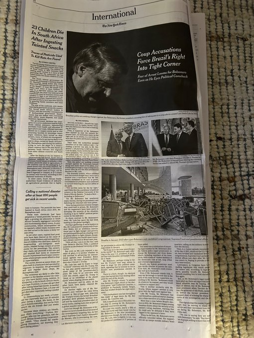 Fregraf's tweet image. Vejam só como esse coronelzinho fascista, Gerson Gomes, "refugiado" na Flórida - pátria da extrema-direita e das máfias latino-americanas - e seu "mito" leem o N. Y. Times. Omitem matéria de página inteira sobre os bastidores do 8/1/23 e da tentativa de magnicídio e assassinato.