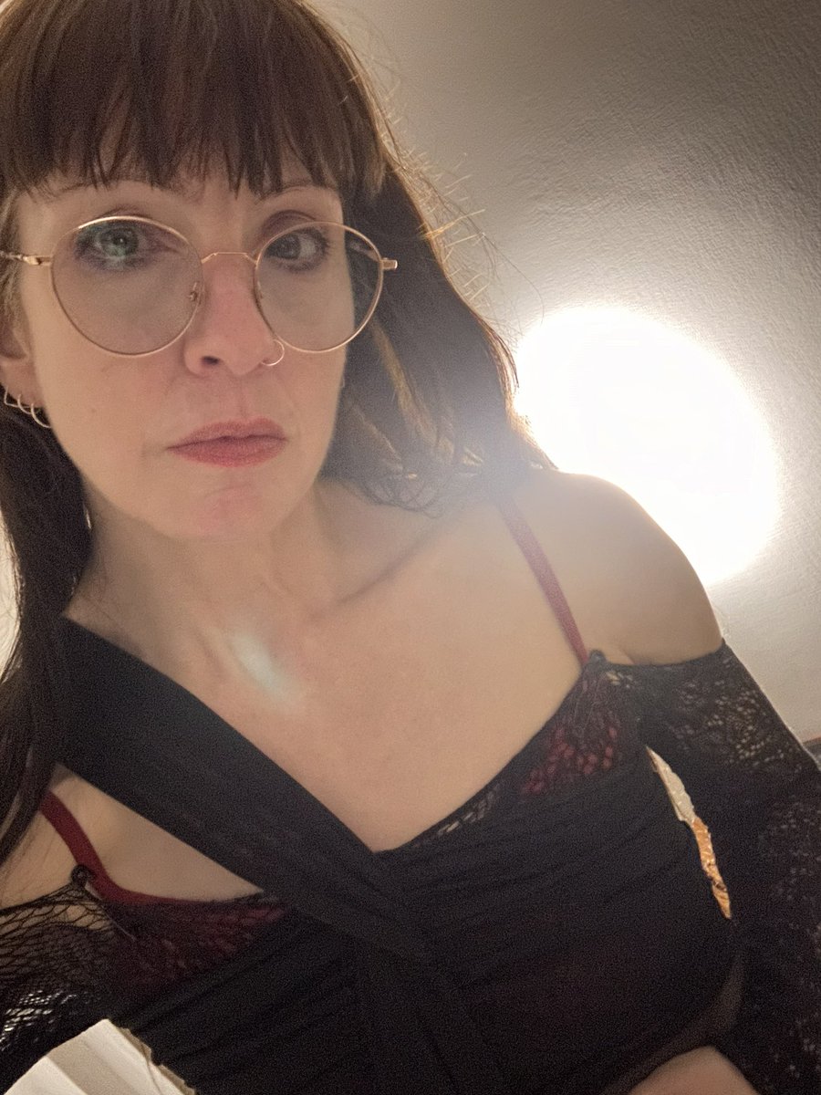 rockawaysiren's tweet photo. Japan selfies. https://t.co/Kxpth1cAR3