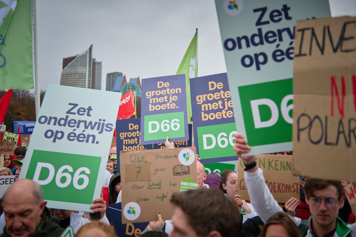 Studenten, docenten, wetenschappers en CEO's voeren al wekenlang actie tegen de bezuinigingen van dit kabinet op onderwijs en innovatie. Vandaag was ik bij het protest.

D66 werkt in de oppositie samen aan een alternatieve begroting om de bezuinigingen te stoppen. Want wie denkt