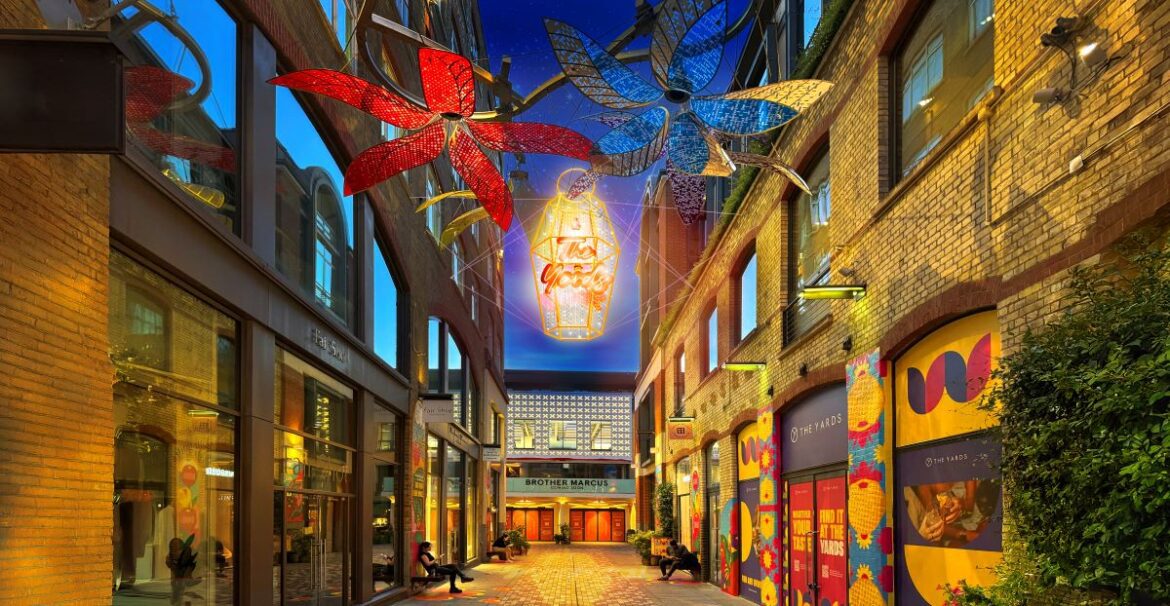 If you're looking to shop, but you also want an excuse to stop somewhere for some festive food and drink, try The Yards Covent Garden bespokeblackbook.com/the-yards-cove… #Christmas #Festive #christmasshopping #London #Coventgarden