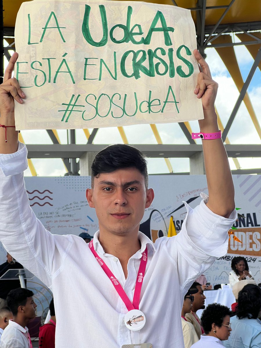 En la Asamblea Nacional de Juventud #ANJ también hablamos sobre la desfinanciación de las universidades públicas. 🏫

La <a href="/UdeA/">Universidad de Antioquia</a> está en crisis, ¡salven la universidad! 💚

#sosudea