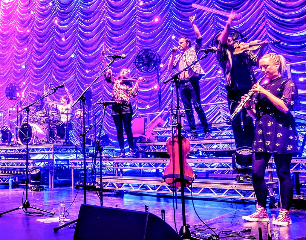 Barbara Kerridge (@barbajk) on Twitter photo Liverpool <a href="/bellowheaduk/">Bellowhead</a> amazing...few more pics on a fabulous night....let the joy continue Liverpool <a href="/bellowheaduk/">Bellowhead</a> amazing...few more pics on a fabulous night....let the joy continue