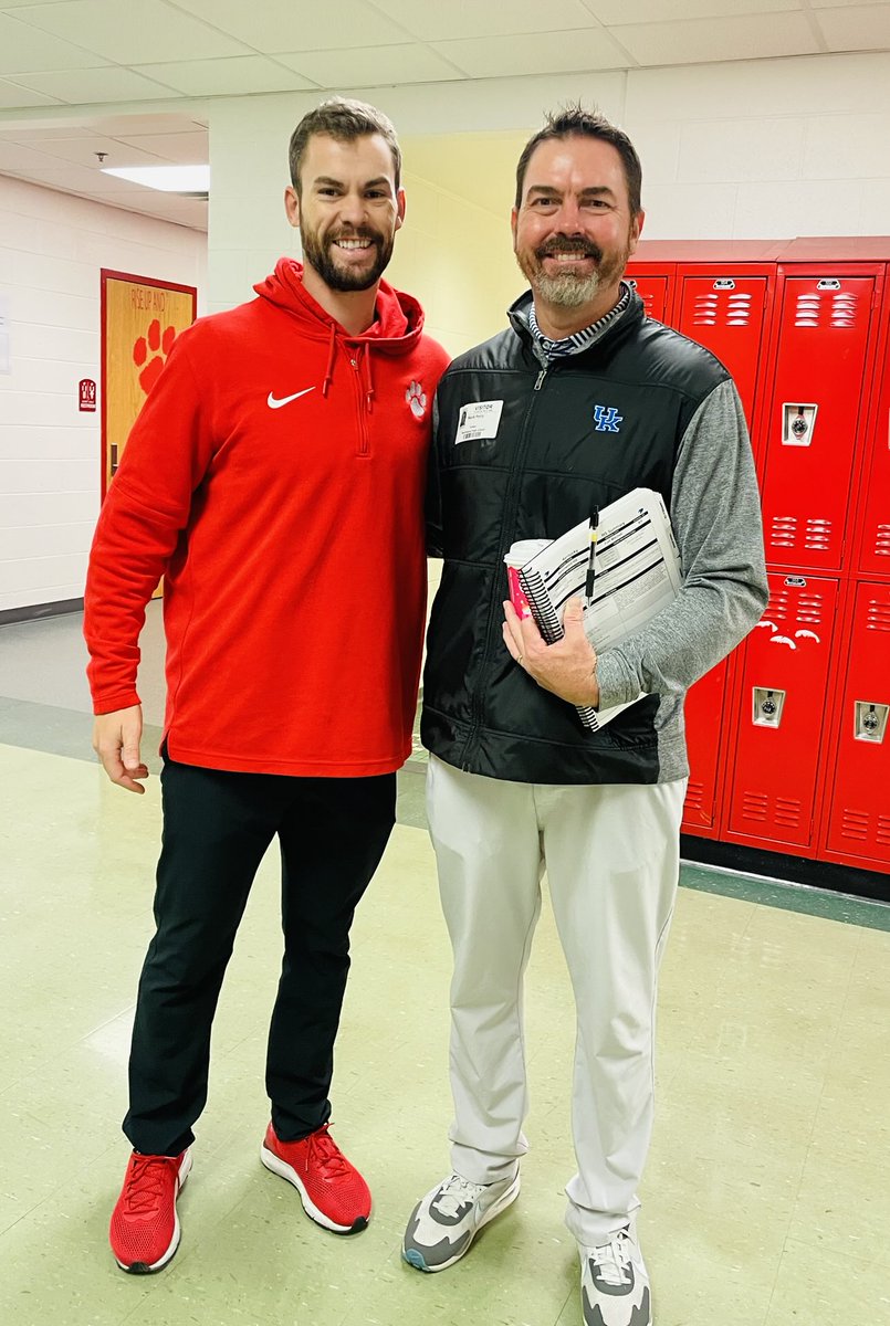 Mark Perry (@coachperry_uk) on Twitter photo Great to catch up with Beechwood Head Coach Jay Volker. The Tigers are in the 2A State Semifinal on Friday night! Always good to be practicing on Thanksgiving! #BBN <a href="/beechwood_tiger/">BeechwoodTigers</a> <a href="/JayVolker/">Jay Volker</a> Great to catch up with Beechwood Head Coach Jay Volker. The Tigers are in the 2A State Semifinal on Friday night! Always good to be practicing on Thanksgiving! #BBN <a href="/beechwood_tiger/">BeechwoodTigers</a> <a href="/JayVolker/">Jay Volker</a>