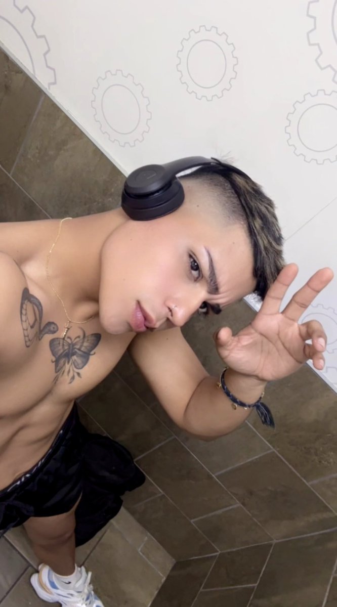 ChrisBorrer0's tweet photo. GYM TIME https://t.co/XIOmPgiCcc