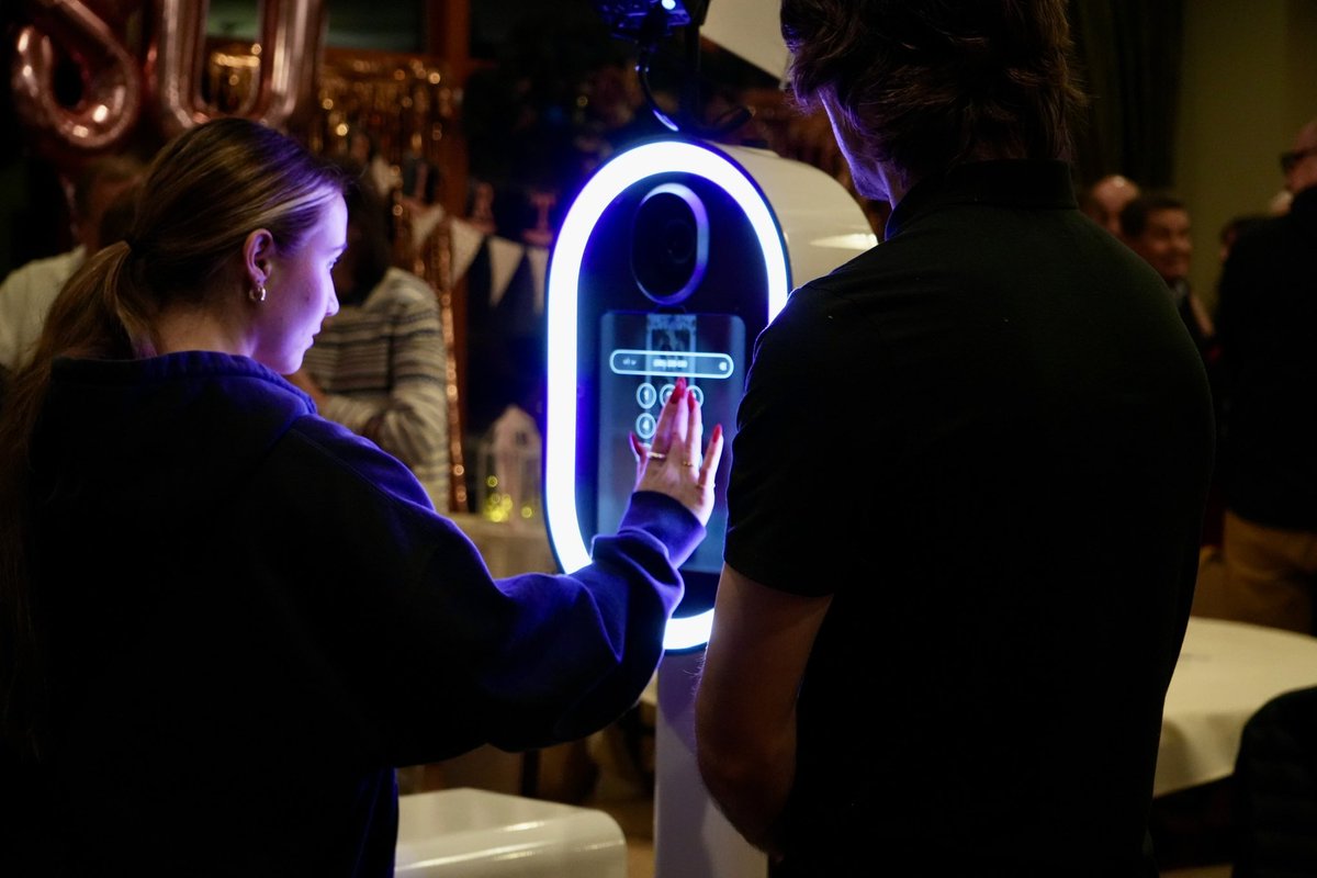 CalicoEvents's tweet image. 3… 2… 1… SMILE 📸

#photobooth #birthday #birthdayparty #birthdayphotography #photography #birthdaybooth #photoboothrental