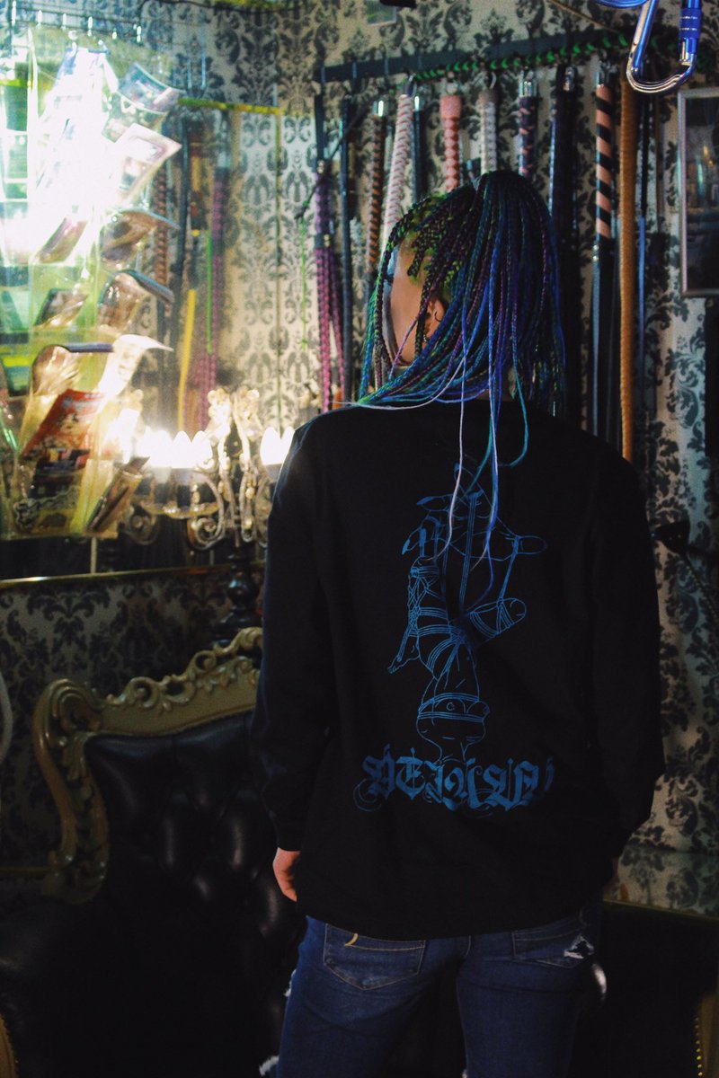 DEJAVU_ofk's tweet photo. DEJAVU第一弾
「緊縛」ロンT発売スタート
1着
¥5,500-
サイズ：M.L.XL.2XL
【※ モデル着用サイズ：M】 https://t.co/cxW2QnwYqg
