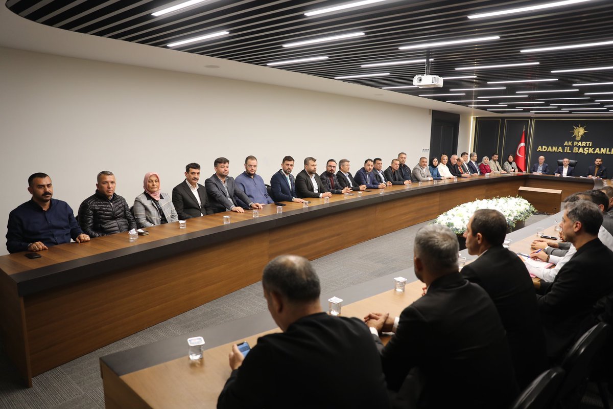 ozangulacti's tweet photo. Haftalık Olağan İl Yürütme ve Yönetim Kurulu toplantımızı gerçekleştirdik. 

Toplantımızın hayırlara vesile olmasını diliyorum. https://t.co/Q5XO9PdDPO