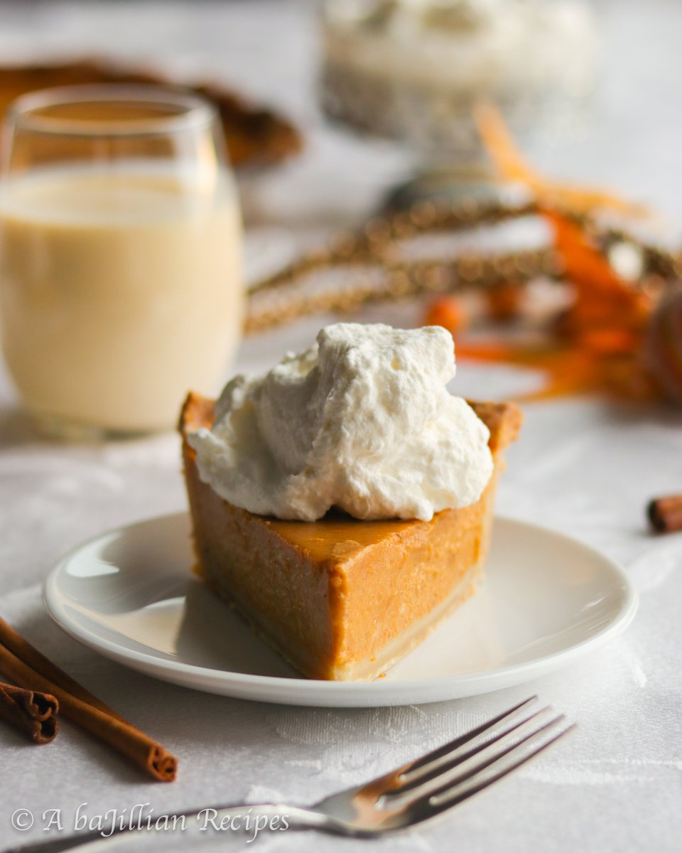 baJillianRecipe's tweet photo. EGGNOG PUMPKIN PIE - Smooth and perfectly-spiced pumpkin custard filling infused with luscious eggnog and baked in a golden flakey pie crust! #PumpkinPi #EggnogPumpkin #PieRecipes #ThanksgivingPieRecipes RECIPE: https://t.co/jO6AjVFANR https://t.co/3lBVz5kLgK
