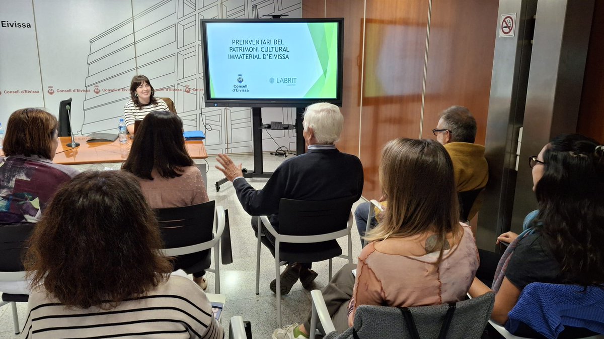 labrit_net's tweet photo. Aquest matí, reunió de validació del Preinventari d'Identificació del Patrimoni Cultural Immaterial (PCI) de Sant Joan de Labritja (Eivissa).
#LABRIT #Eivissa
#PatrimoniImmaterial
#IdentitatsEnComú https://t.co/TMVp0W8y47