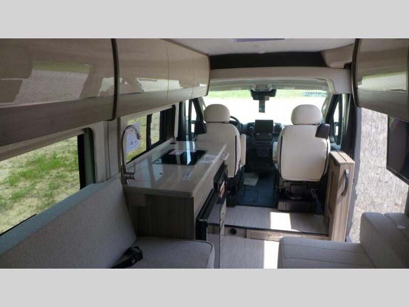 National__RV's tweet photo. 🌟 Take this New 2024 Jayco Swift 20T home today! ➡ https://t.co/keCkM1hwbU This Class B is gas-powered, 21 feet long, and sleeps 2. Inside you will find 2 beds that convert to a king and a wet bath in the back. 🗺
#NationalRVDetroit #ClassB #Travel https://t.co/cHzWPW2NSw