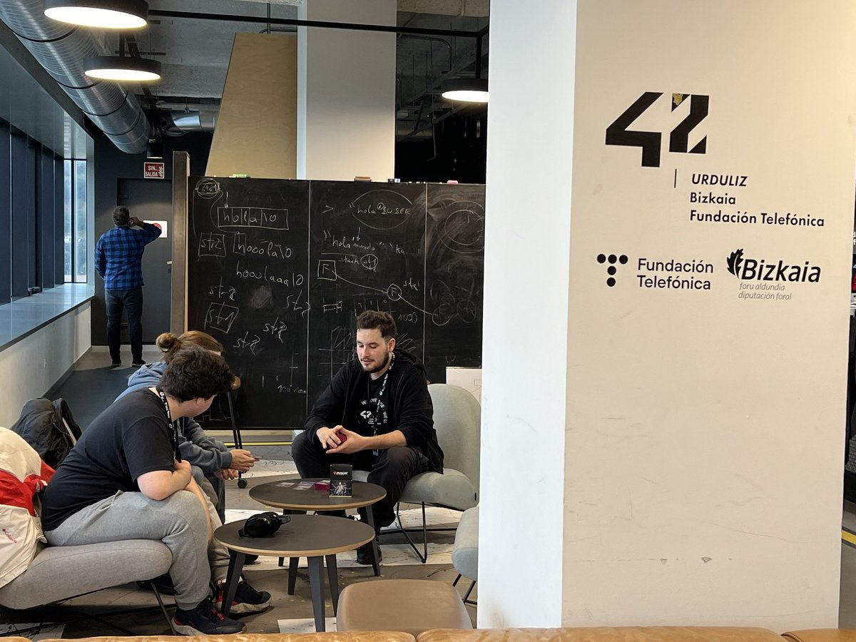 42UrdulizFTef's tweet image. Gaur ikasle berriek hasi dute euren ibilbidea #42urdulizftef -en 🚀 Hoy han comenzado su andadura en #42urdulizftef los y las nuevas estudiantes #born2code