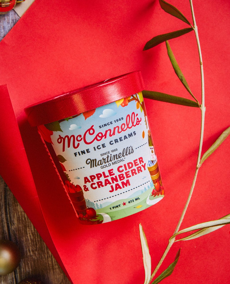 This pint looks so festive, it could double as holiday decor😉🍎 Don’t forget to stock up on this Thanksgiving staple! Sure, pie is amazing, but with some McC’s on top, it’s legendary. 🙌