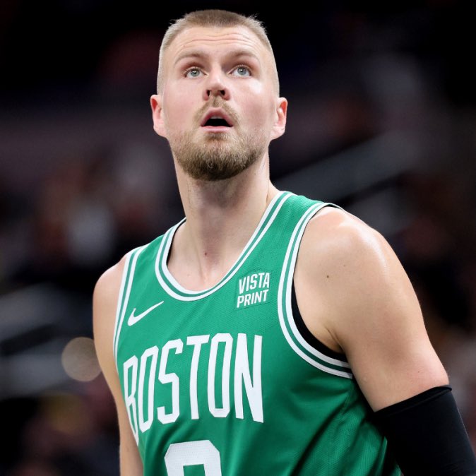 BREAKING: Kristaps Porzingis is expected to make his season debut tonight vs. the Clippers, per <a href="/ShamsCharania/">Shams Charania</a> 

🍿🍿🍿