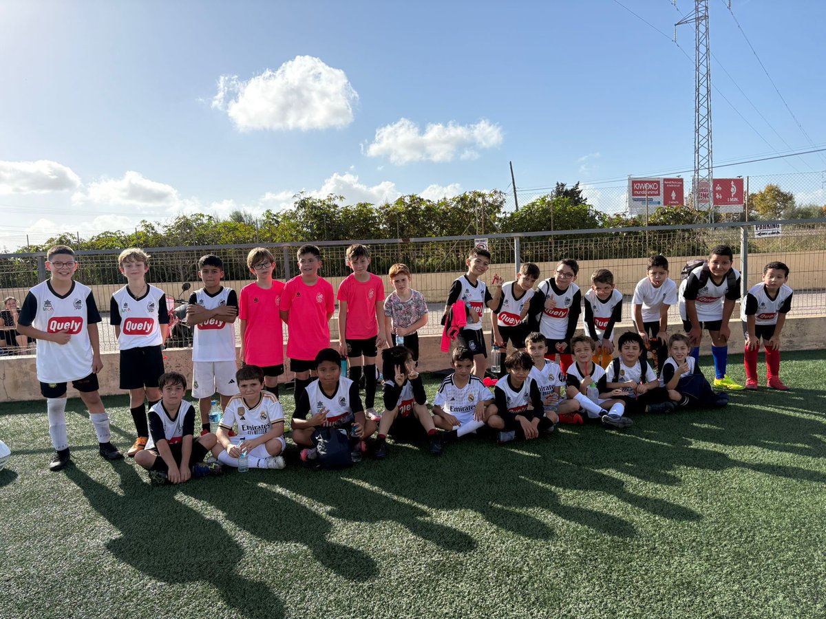 CE Constància tweet media