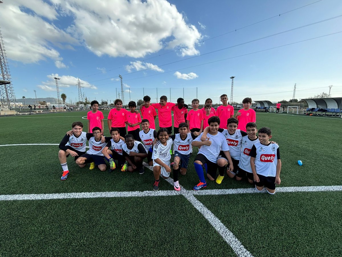 CE Constància tweet media