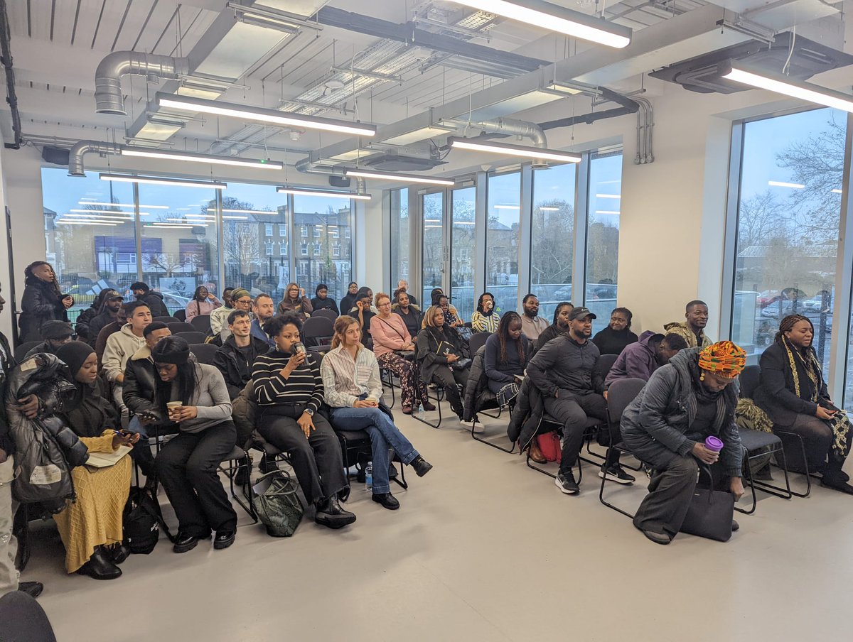 e_nation's tweet photo. Behind the scenes of the StartUp Saturday event at #MerkyFC HQ in #Croydon 📸
It was great to see a full room of aspiring entrepreneurs eager to kickstart their business journey!
Huge thank you to our trainers: @LauraCioffi5, @KristianDowner and Arber Pacarada 👏
@yourcroydon 🙌