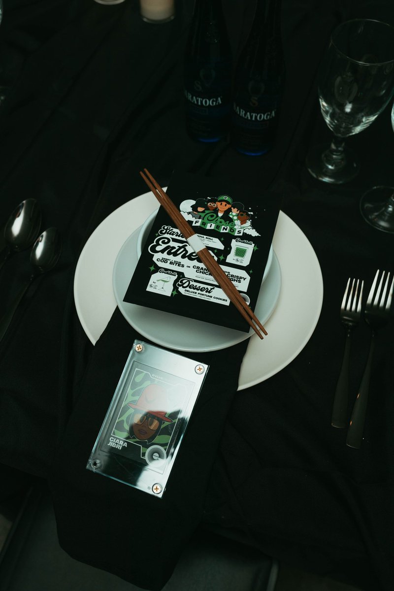 CiaraJibri's tweet photo. EVLVE Creative welcomed guests to CLOSE FRIENDS — an intimate, immersive celebration of gratitude and connection 🟢🍸

Inspired by Instagram’s “close friends” circle, we crafted an unforgettable Friendsgiving experience that honored the bonds that enrich our lives.
cc: @mlywllms https://t.co/g9KublomU1