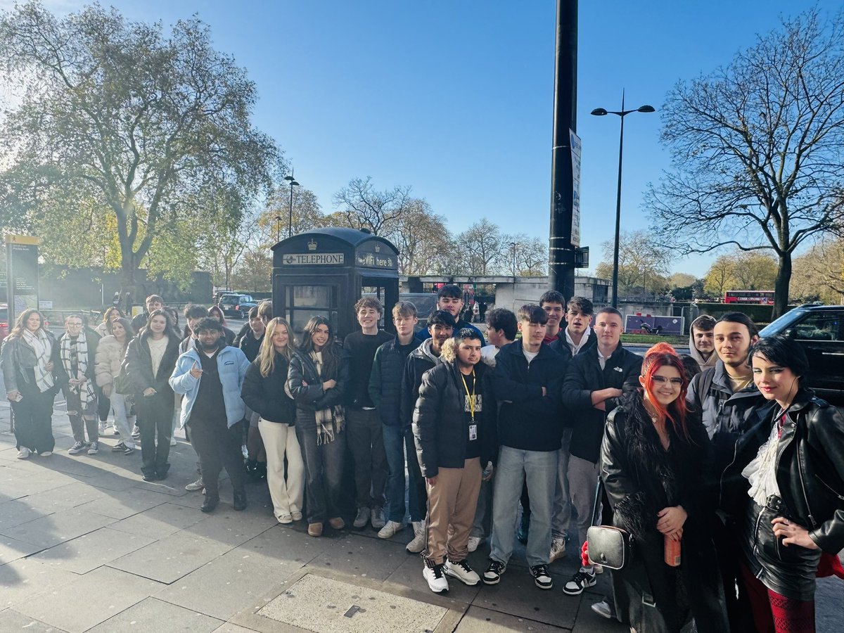 _thomas_jones4's tweet image. Level 3 Business takes London☎️ another brilliant day collecting evidence for our visual merchandising module and exploring the city. Lots of shopping and fun had! 

@coleggwent @JoelMorgan81