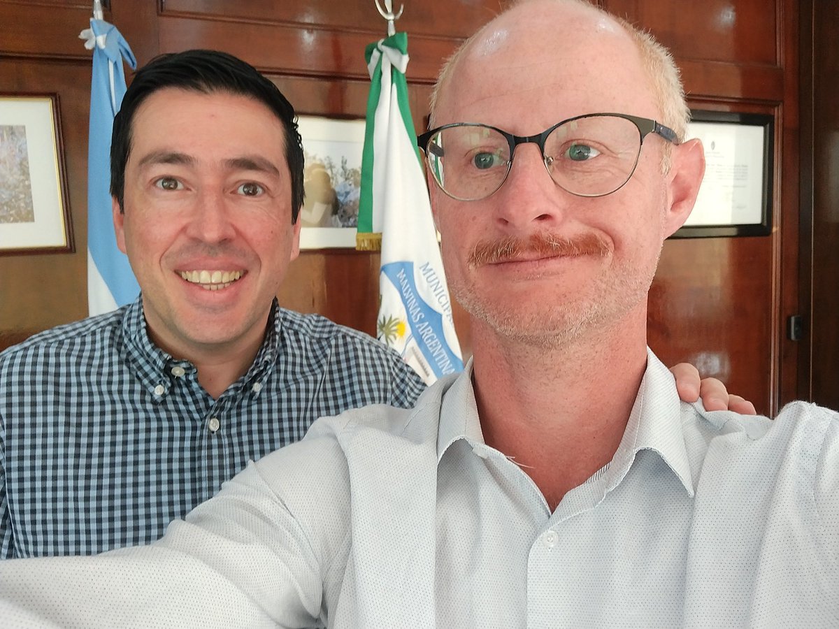 colorichards's tweet photo. .@Nardini_Leo 
Mantuvimos una gran reunión, en la cual abordamos diversos temas de actualidad, y respecto al futuro sobre cuestiones de la política regional.
Muchas gracias por recibirme! 🫂✌🏻❤️ https://t.co/DZfxk7ONSL