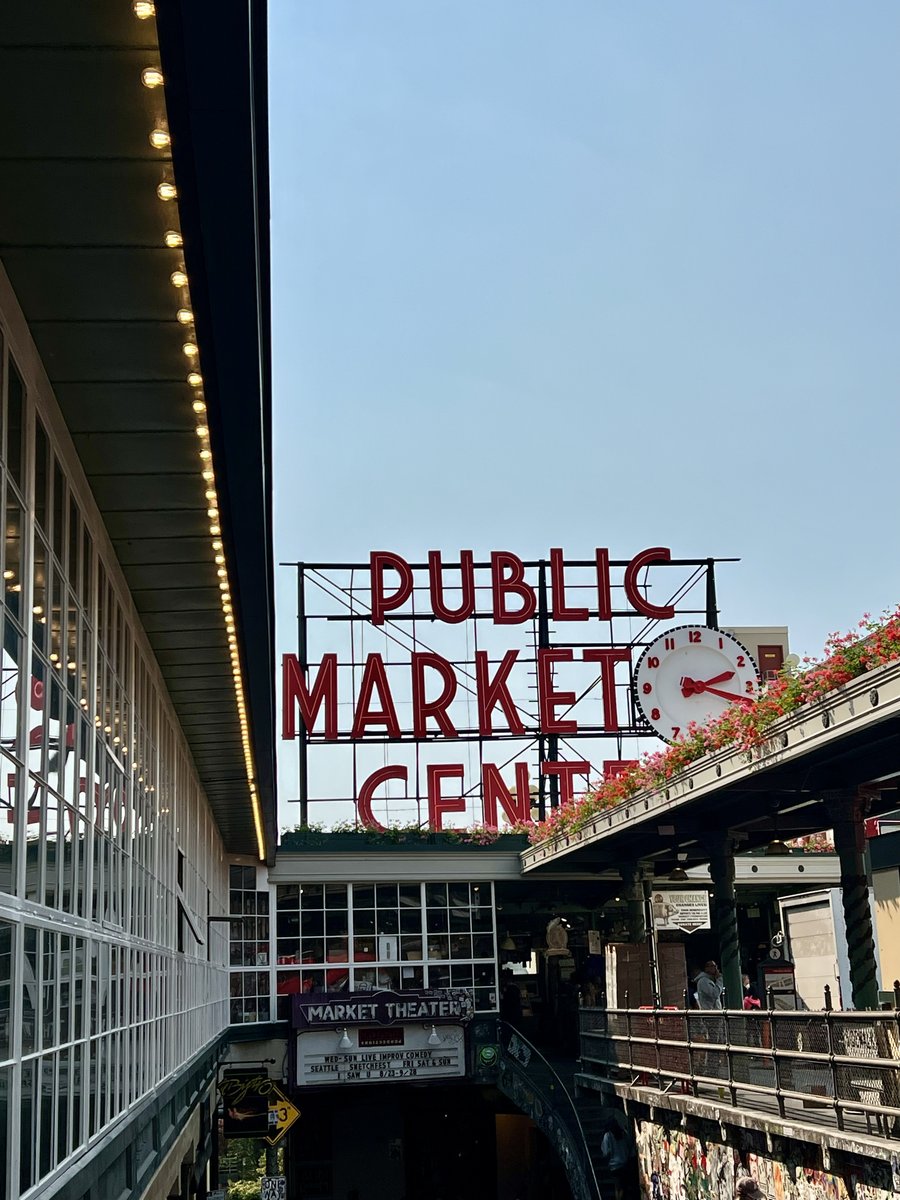 thehappinessfxn's tweet photo. ๐ฆ I'm so glad I finally got to see this iconic open market in Seattle
๐Pikes Place
#VisitSeattle #VisitWashington #PikesPlace https://t.co/DGZBMwJo6B