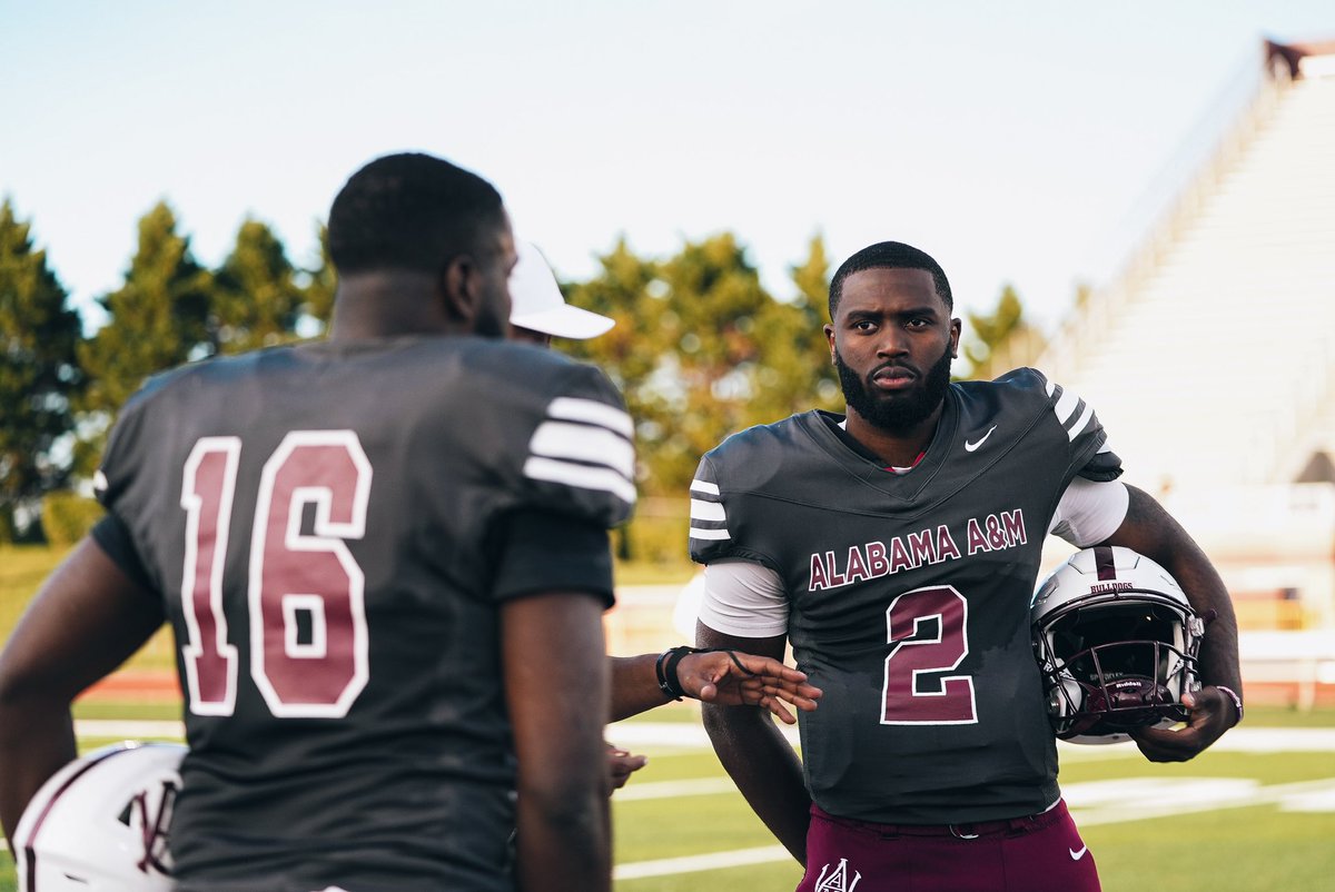 I will be entering the transfer portal
Grad QB with 1 year of eligibility remaining.

Film below.

drive.google.com/drive/folders/…