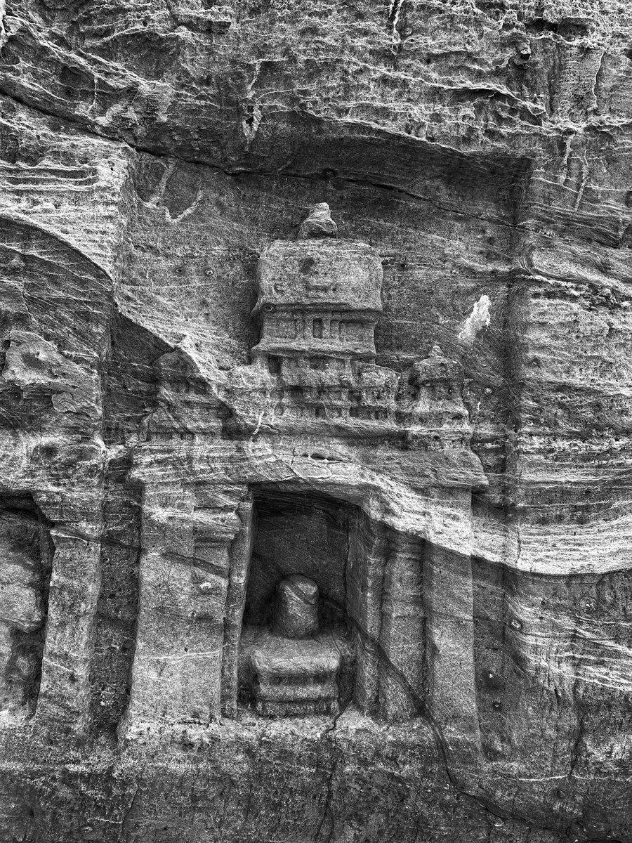 builthistories's tweet photo. Rock-cut reliefs near Bhootnatha Temple, possibly 7th - 8th Cen CE, Badami, Karnataka
#badami #rockcut #karnataka #chalukyanart #monumentsofindia https://t.co/QefVz5WPpR