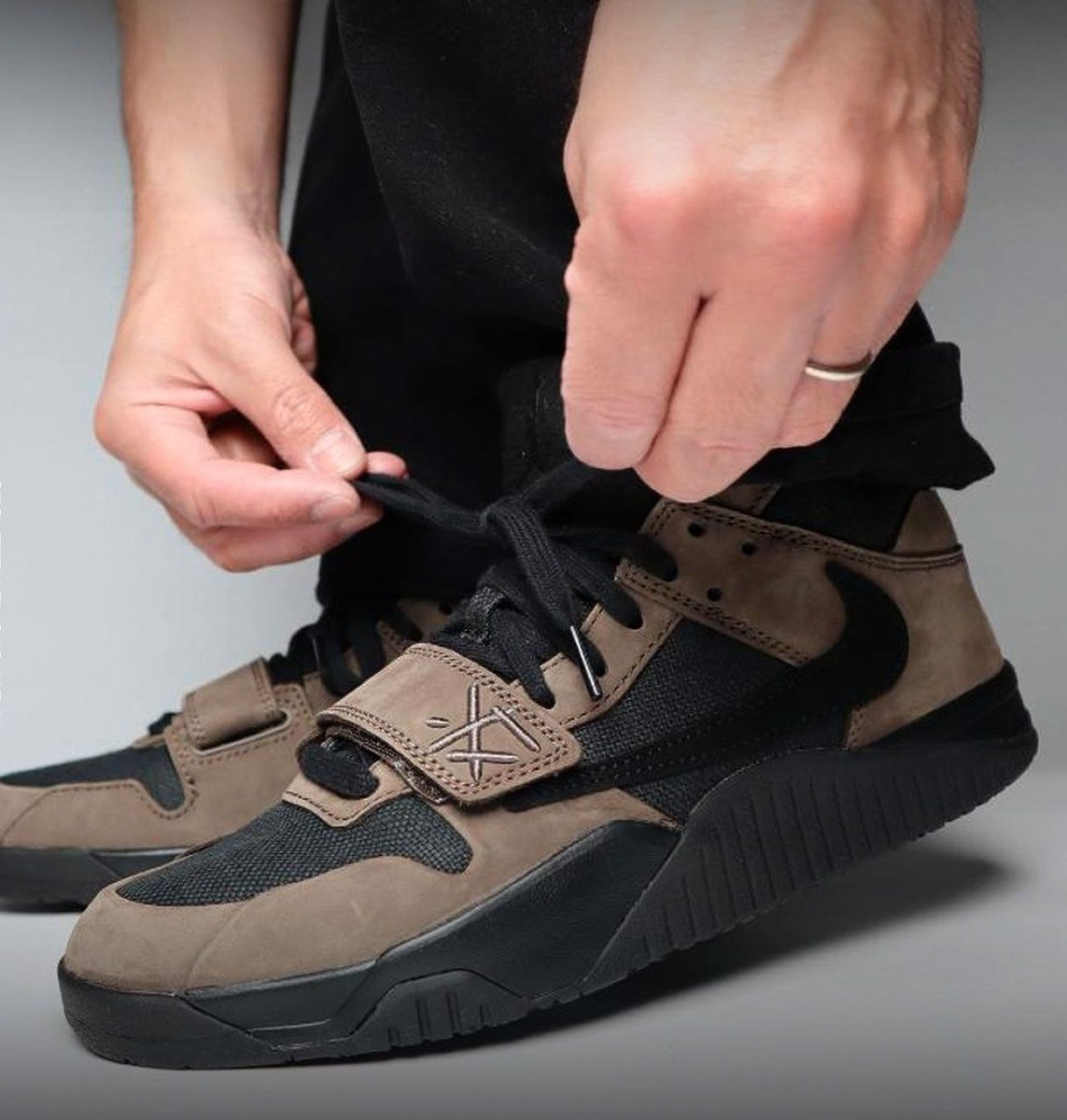Sneaker News on X: Sneaker News on X: