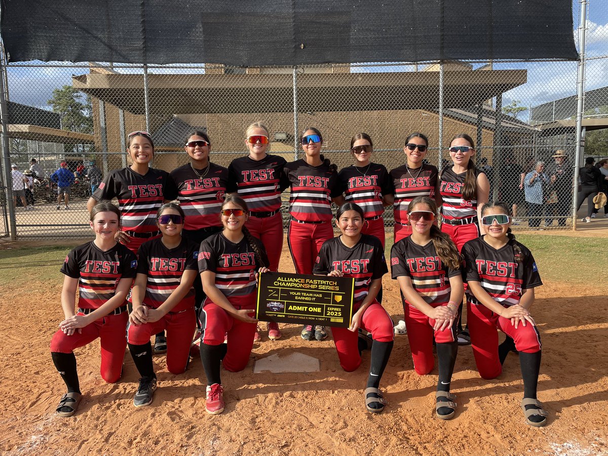 Savy_Vasquez_23's tweet photo. Punched our ticket to the AFCS in Indy for next year! It wasn’t easy but we but we earned it with hard work. 💪
@TEST2KX1
#testsoftball https://t.co/rEOQyGj889