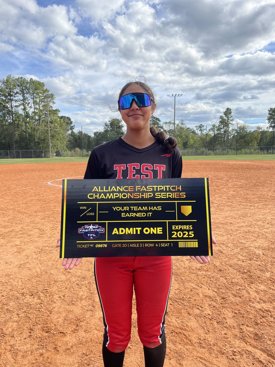 Savy_Vasquez_23's tweet photo. Punched our ticket to the AFCS in Indy for next year! It wasn’t easy but we but we earned it with hard work. 💪
@TEST2KX1
#testsoftball https://t.co/rEOQyGj889