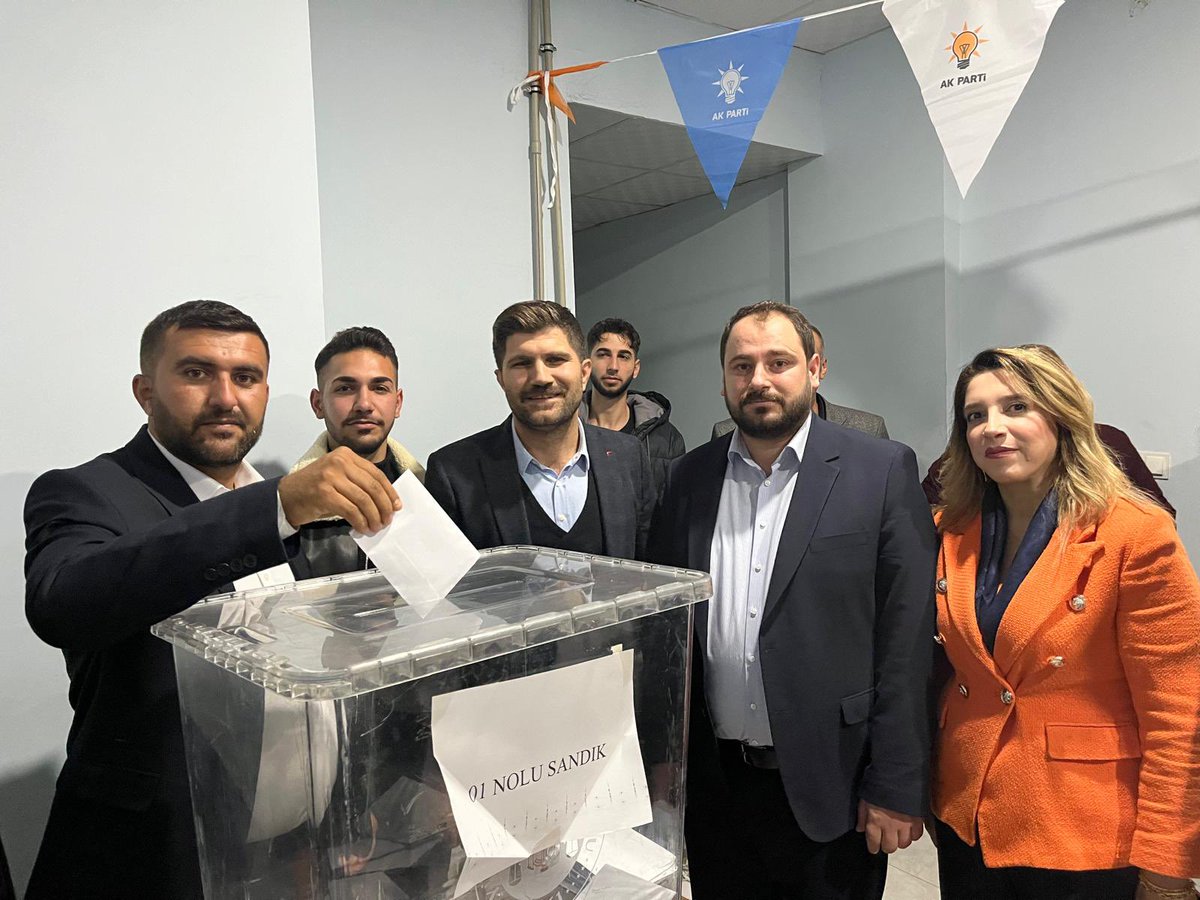 Gençliğinle Çınar’a Yön Ver🤝

Gençliğinle Geleceğe Yön Ver sloganıyla çıktığımız Diyarbakır’daki İlçe Gençlik Kolları kongremize Çınar İlçemizde devam ediyoruz .🚀
 
İlçe Gençlik Kolları Başkanımız  Fırat Erbava’ya yeni görevinde başarılar diliyoruz.🙏