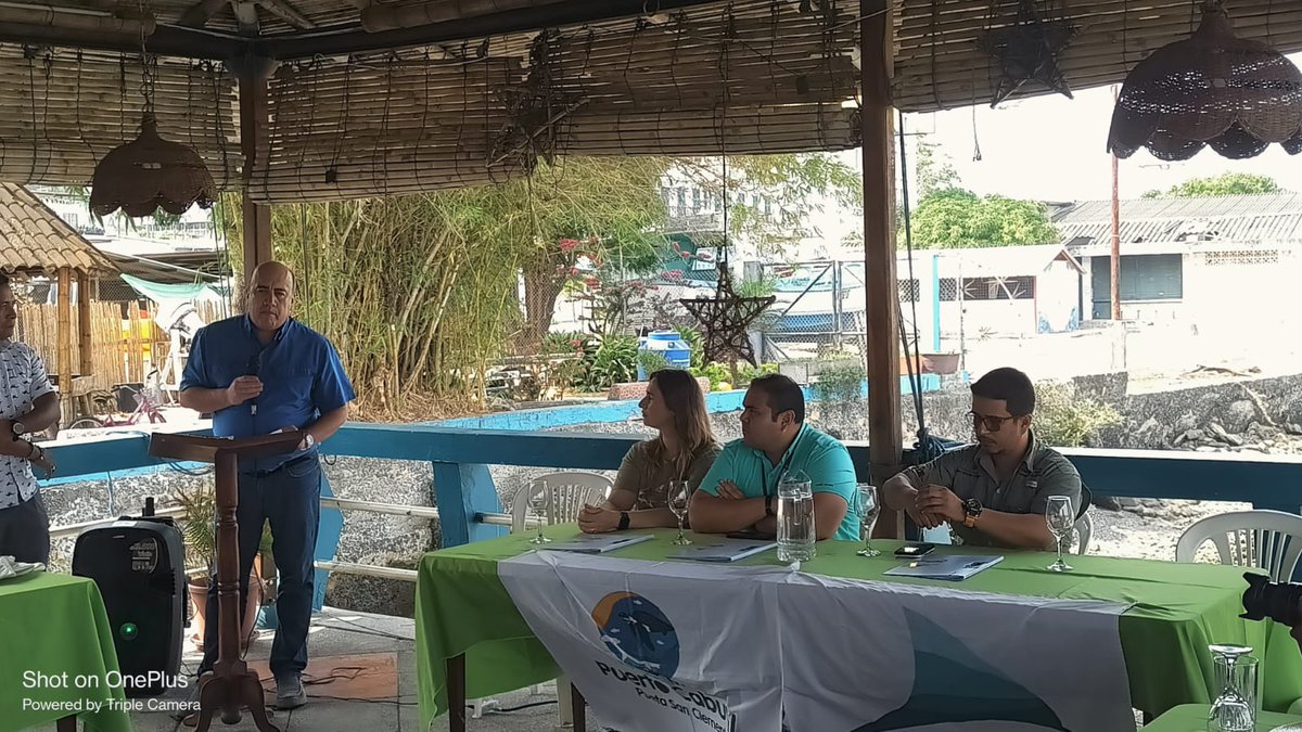 Conservación Internacional Ecuador (@ci_ecuador) on Twitter photo Durante el evento, entregamos al <a href="/Ambiente_Ec/">Min. de Ambiente, Agua y Transición Ecológica</a> la embarcación "Tiburón Martillo", esencial para el manejo de la Reserva. Gracias a <a href="/andesamazonfund/">Andes Amazon Fund</a> y <a href="/MigraMar/">MigraMar</a> por su apoyo para impulsar la protección marina y fortalecer la pesca artesanal sostenible. 🙌 #ConservaciónMarina Durante el evento, entregamos al <a href="/Ambiente_Ec/">Min. de Ambiente, Agua y Transición Ecológica</a> la embarcación "Tiburón Martillo", esencial para el manejo de la Reserva. Gracias a <a href="/andesamazonfund/">Andes Amazon Fund</a> y <a href="/MigraMar/">MigraMar</a> por su apoyo para impulsar la protección marina y fortalecer la pesca artesanal sostenible. 🙌 #ConservaciónMarina
