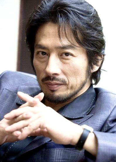 Japanese actor Hiroyuki Sanada once said, “There are those who want a swimming pool in the house, while those who have one barely use it. Those who have lost a loved one feel a deep sense of loss, while others who hold them close often complain about them. Those who do not have a