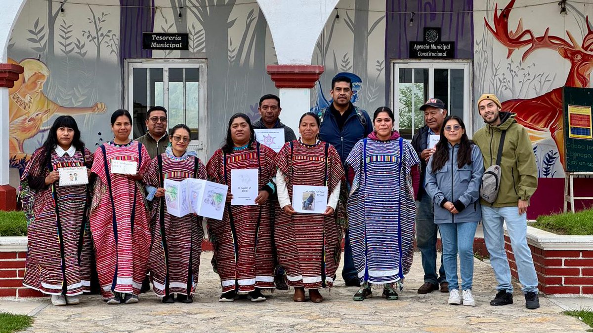 El fin de semana se llevo a cabo el taller para editoras y editores comunitarios en #Chicahuaxtla con <a href="/mitzy_jpg/">Mipsy</a> ,en donde los participantes adquirieron conocimientos básicos de edición de materiales

Gracias al proyecto #ESEIRO de la <a href="/FundacionAHHO/">Fundación Alfredo Harp Helú Oaxaca</a>