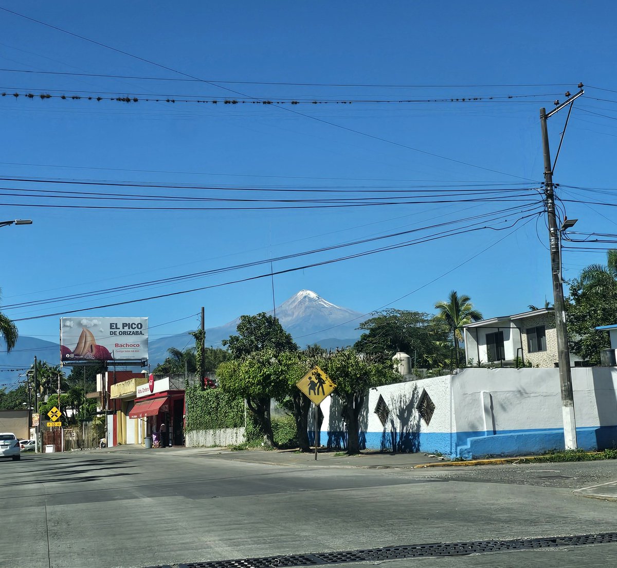StephRogel's tweet photo. ¿Qué tal ésta foto?
@bachoco
El Pico de Orizaba https://t.co/cq8ZAAZUQV