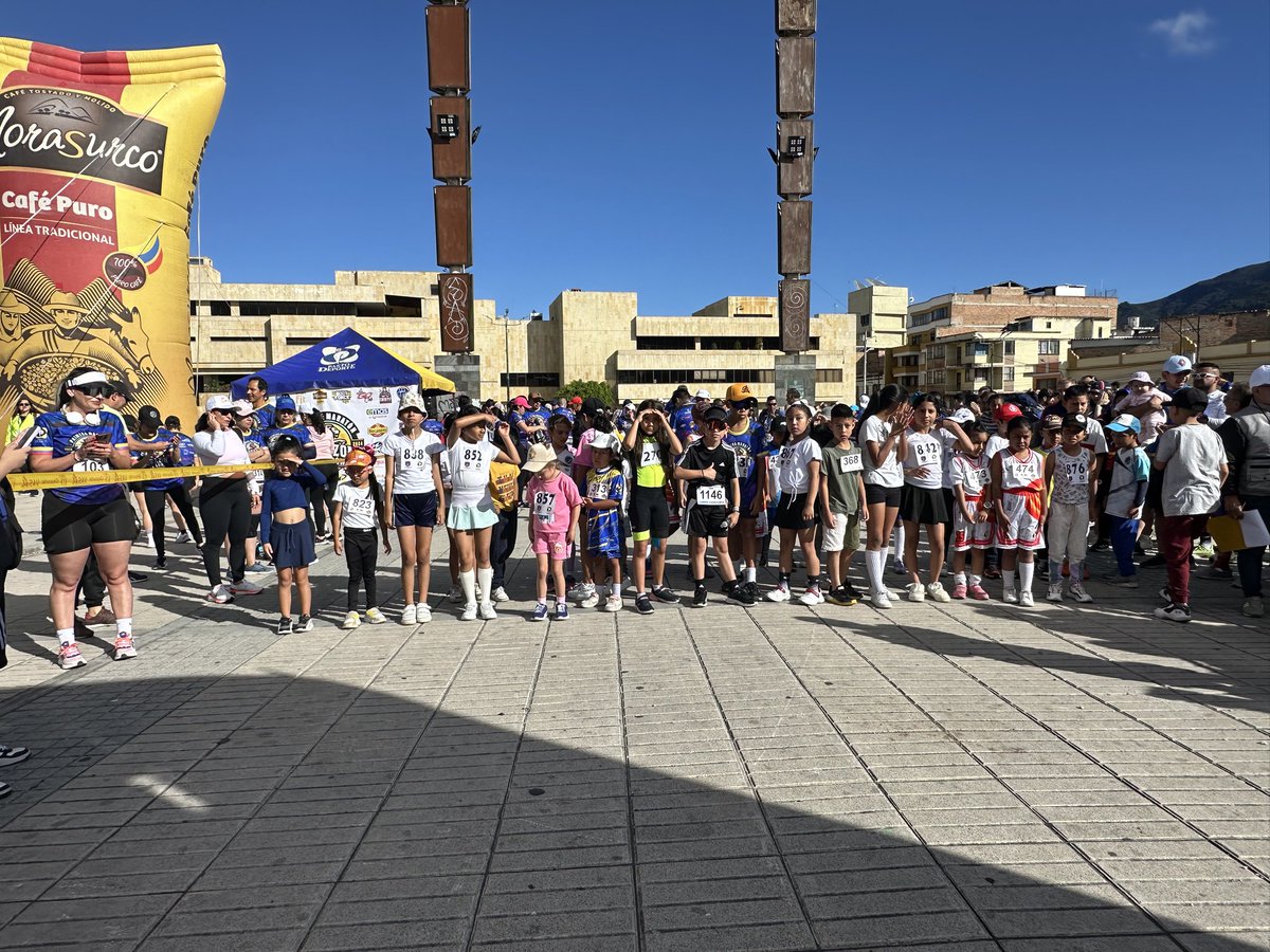 Una fiesta del atletismo fue la Primera Maratón Pasto Corazón d 🦁 llevada a cabo por <a href="/PastoDeporte/">Pasto Deporte</a> con la participaron 1.800 deportistas de todas las edades y que entregó una premiación de 55 millones de pesos entre los atletas que ocuparon los primeros puestos en cada categoría
