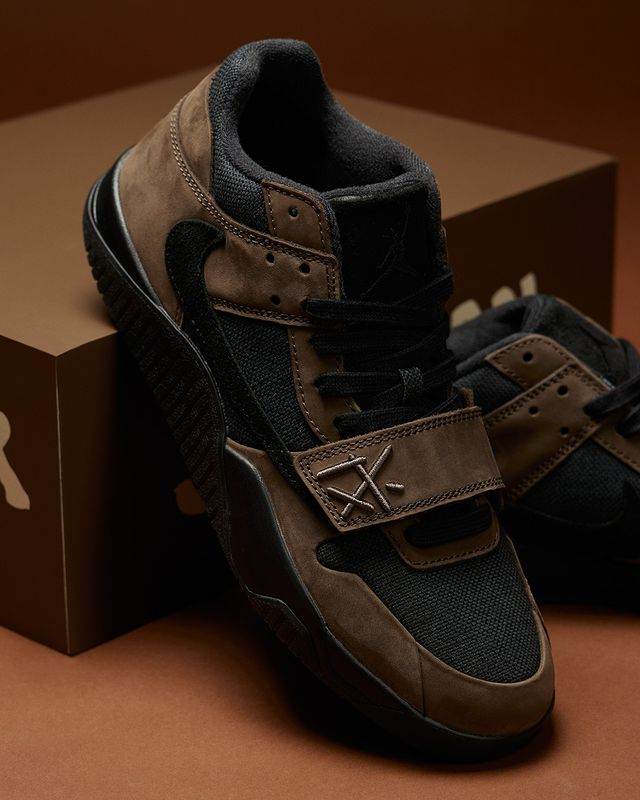 JustFreshKicks's tweet photo. Travis Scott x Jordan Jumpman Jack "Mocha" releases tomorrow at 10am ET ☕️

Link -> https://t.co/3y6ZYc9xyS https://t.co/Y0x0nZdCwk