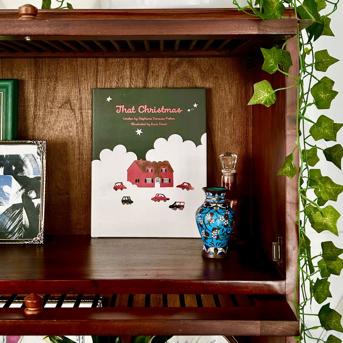 rmbooks's tweet image. There’s nothing quite like curling up with a heartwarming story on a frosty holiday evening ❄️🎄✨That Christmas is the perfect festive read – a cozy, enchanting tale by Stéphanie Demasse-Pottier, brought to life by Lucie David’s comforting illustrations. t.ly/vxQm6