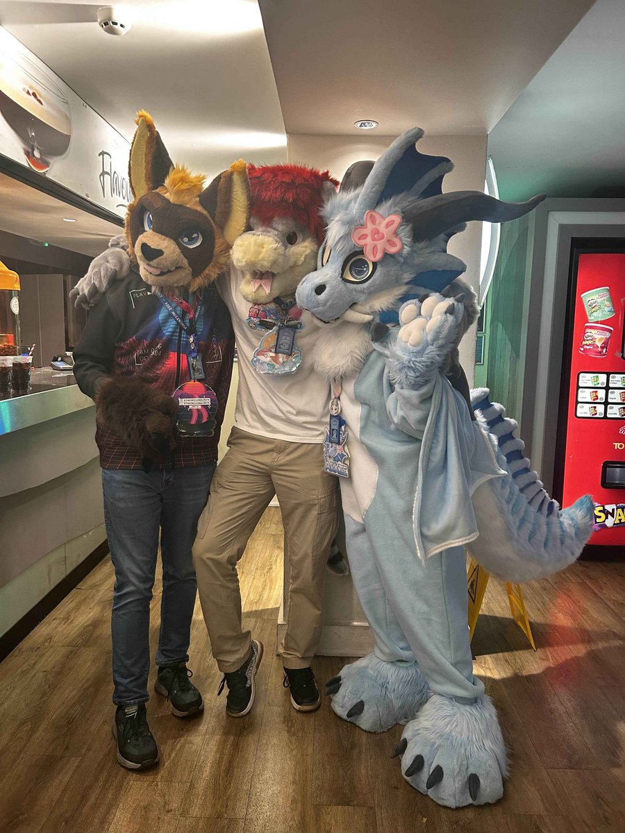 ZenSneppy's tweet photo. @teriosf0x Having attended, it's definitely not as bad as people were making out.

New venue, new teething issues. The weather was nothing short of awful but the staff still did a great job with what they were given.

I personally had a blast! https://t.co/KzY8o88bCS