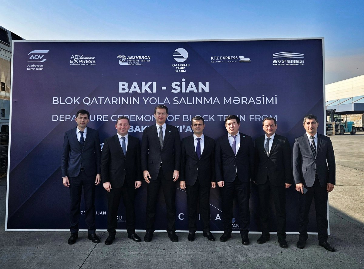 aliyev__ali's tweet photo. Departure ceremony of block train from Baku to Xian.   🇦🇿 🇰🇿 🇨🇳 #Azerbaijan #Kazakistan #China https://t.co/4iJWgojQnD