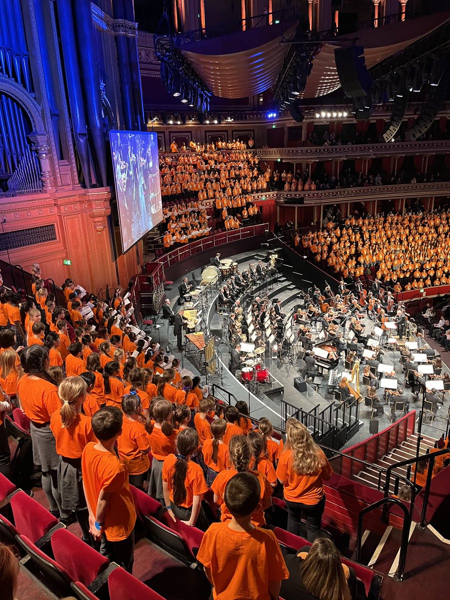 After a fabulous evening of music and singing the choir are making good progress back to school. ETA 10.50pm