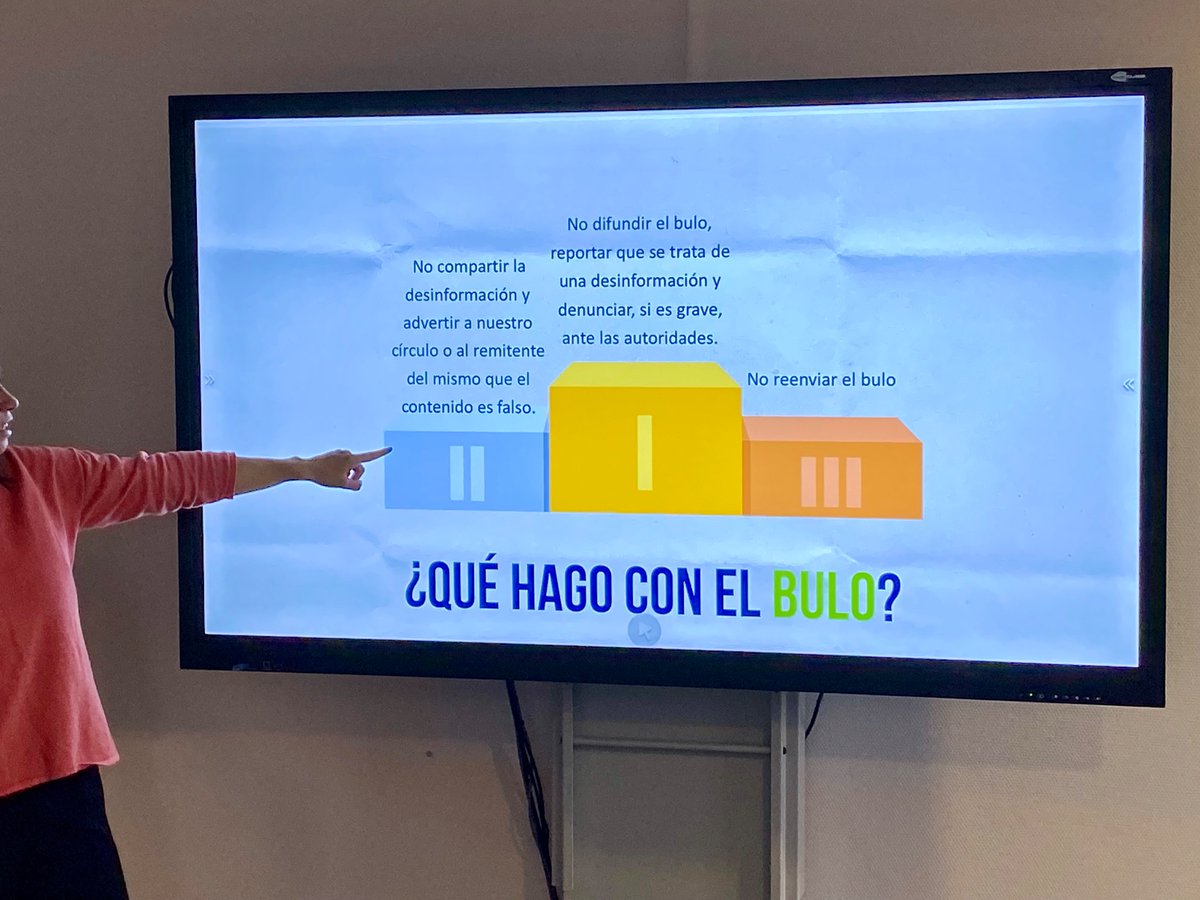 Esta mañana adolescentes y equipo de la UHB de psiquiatría hemos aprendido mucho sobre desinformación, bulos y deep fake de la mano de 
<a href="/CarlaPinaGarcia/">Carla Pina García</a>
 e  <a href="/Infoveritas_/">Infoveritas</a>. Mil
gracias por darnos herramientas para ver las noticias con mirada crítica🍏💚