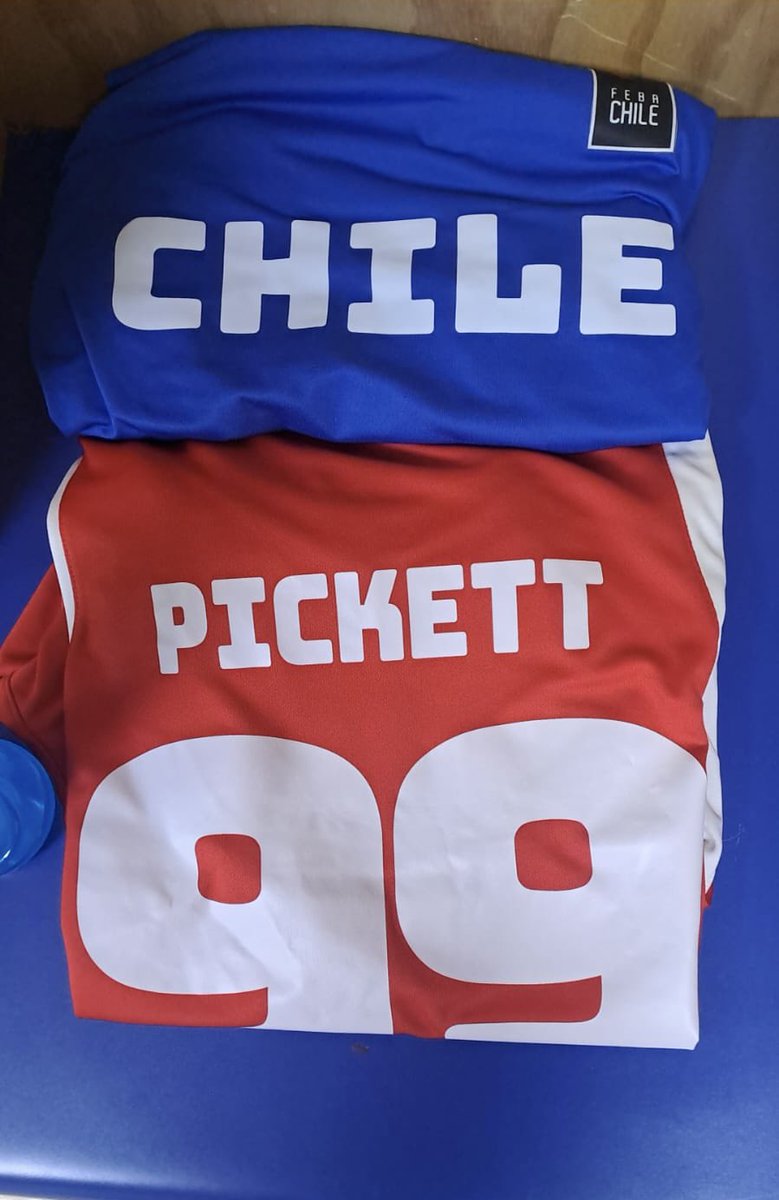 axelpickett's tweet photo. ¡Que hoy sea un excelente partido de nuestra selección y del gran @AitorPh7! 🏀🇨🇱💪🏼 Hijo adorado y orgullo de nuestro querido club  @EstudiantesStgo. Fuerza @ChileFeba #FamiliaCES https://t.co/LphBko9k9p