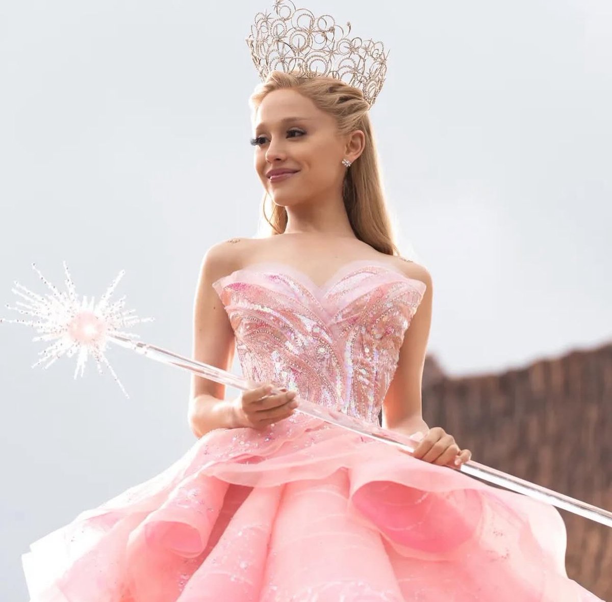 ghosotin's tweet image. ariana singing songs from wicked years before she was cast! (a necessary thread)