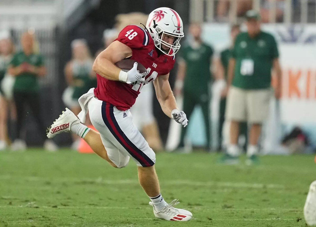 FAU tight end Zeke Moore tells <a href="/On3sports/">On3</a> he plans to enter the transfer portal at the end of the season. 

The sophomore has 16 career catches for 72 yards and 2 touchdowns. 

on3.com/transfer-porta…