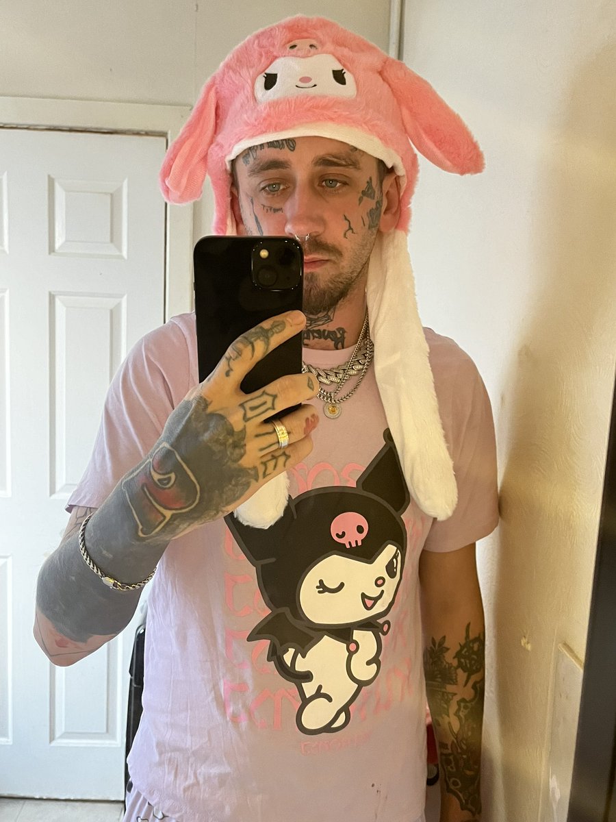 shawnnaes tweet media