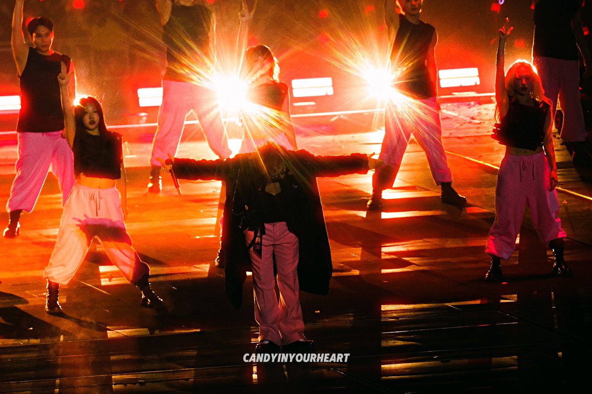 ×𝘮𝘰𝘯𝘯𝘺× tweet media